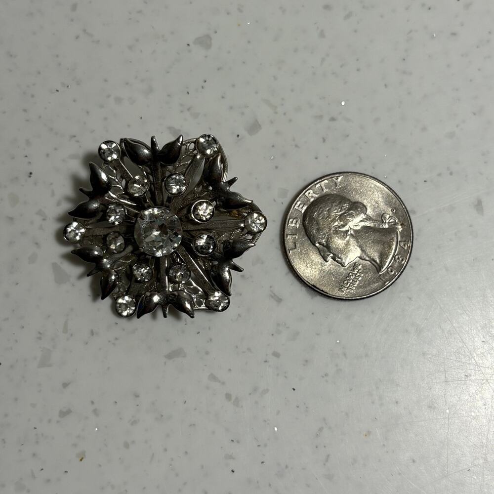 Vintage starburst brooch